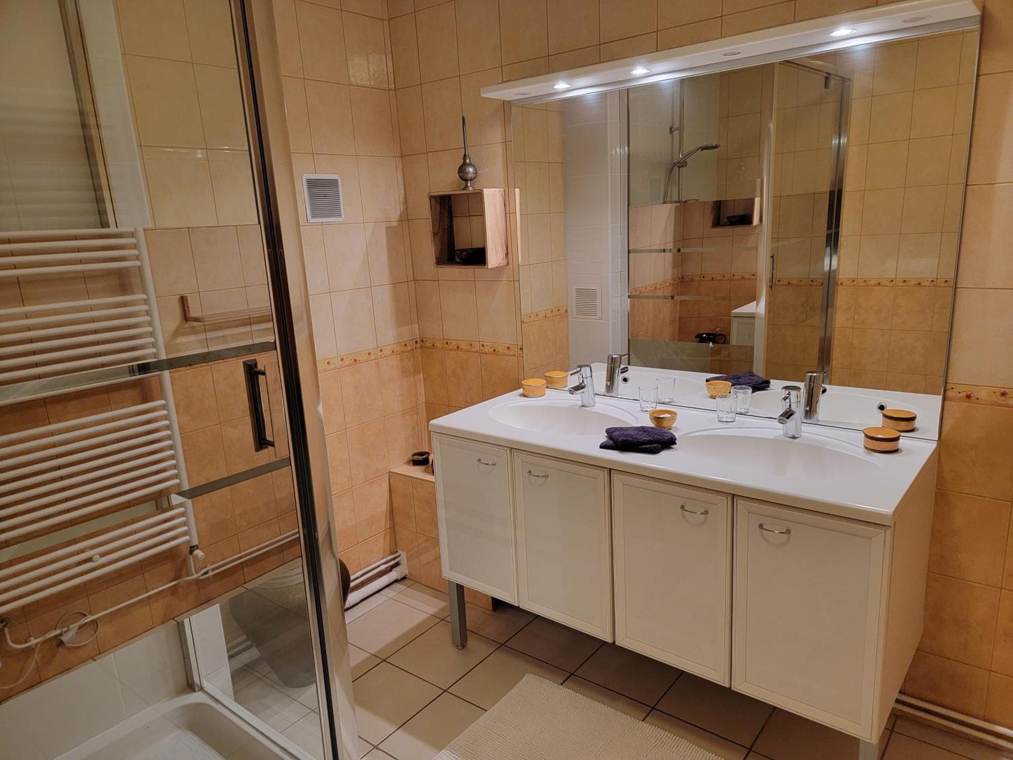 Hotel Domaine Bassy à Saint-Gengoux-de-Scissé Extérieur photo