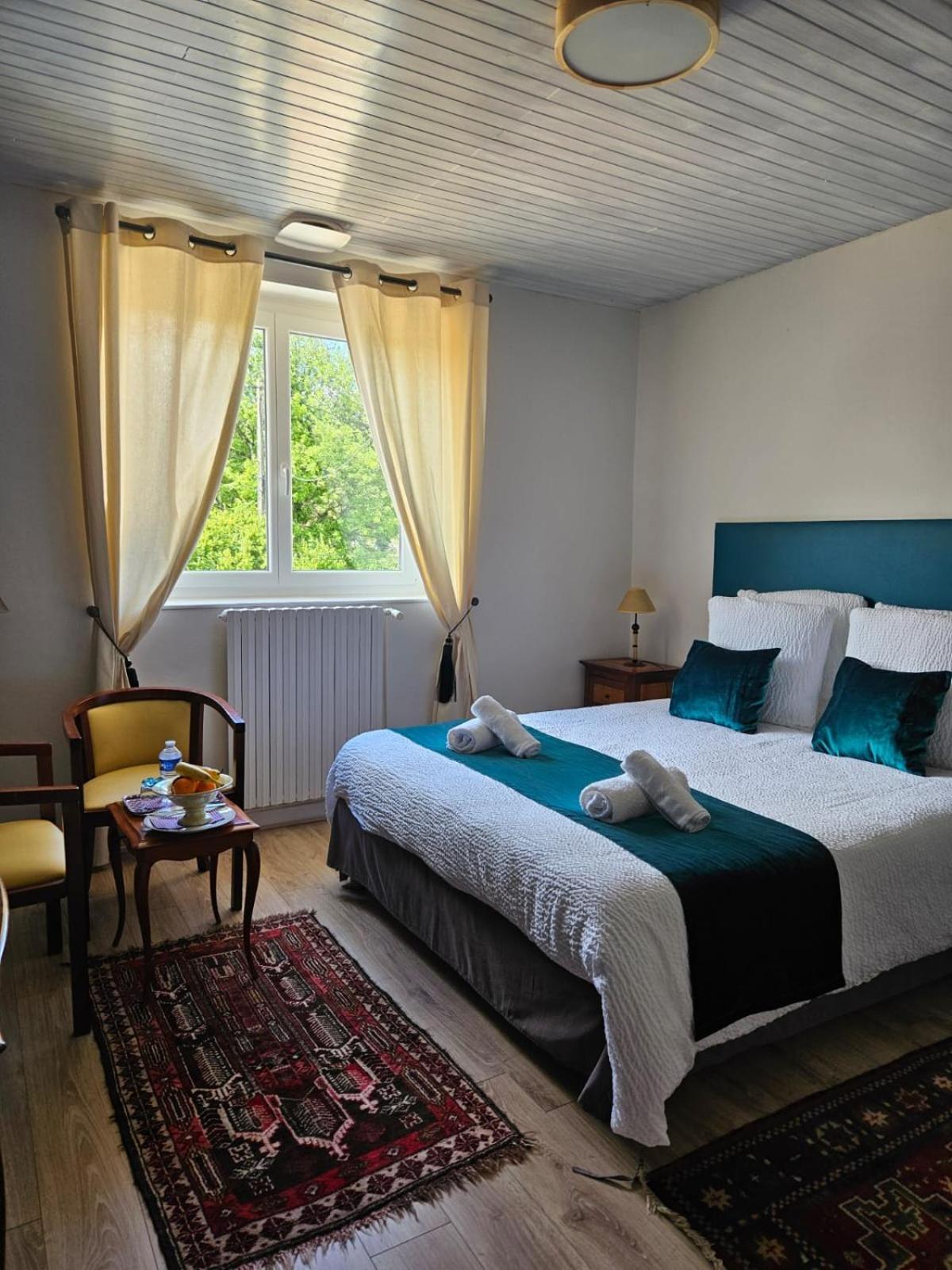 Hotel Domaine Bassy à Saint-Gengoux-de-Scissé Extérieur photo