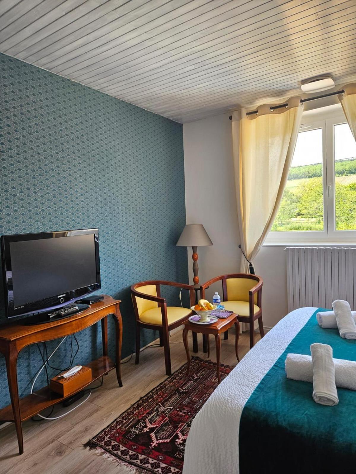 Hotel Domaine Bassy à Saint-Gengoux-de-Scissé Extérieur photo